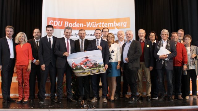 Für Nachtflüge von Rettungshubschraubern erfolgreich beim Bezirksparteitag